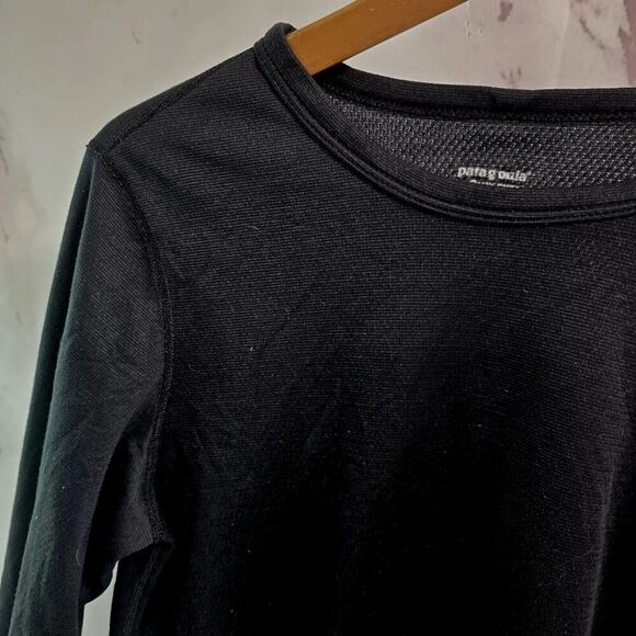 Patagonia Shirt Womens Small Black Long Sleeve Capilene Tech Active Crop - Picture 2 of 9